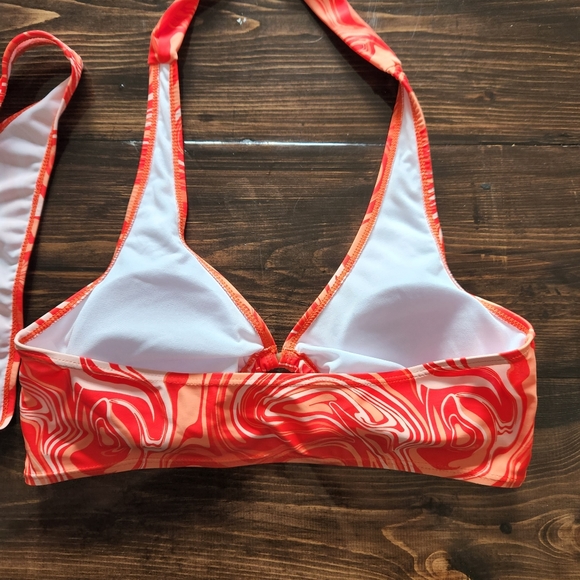 Bikini - Picture 3 of 4